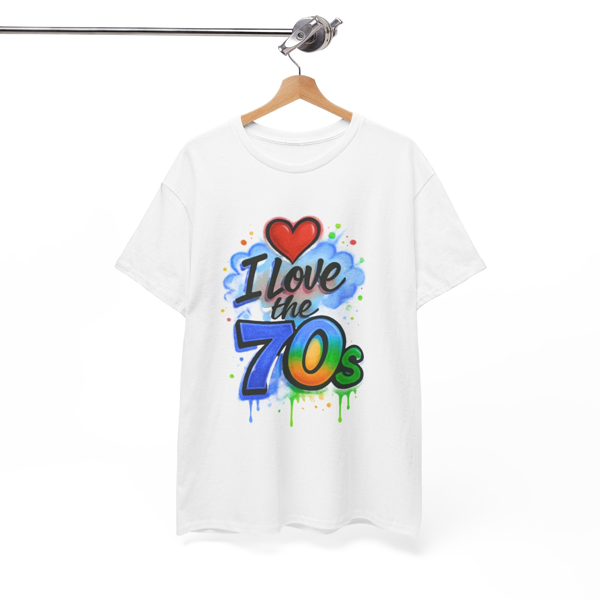 I'm Old School - I Love the 70s: Retro Airbrushed Inspired Design, Vintage Heart Typography with Spray Paint Effects